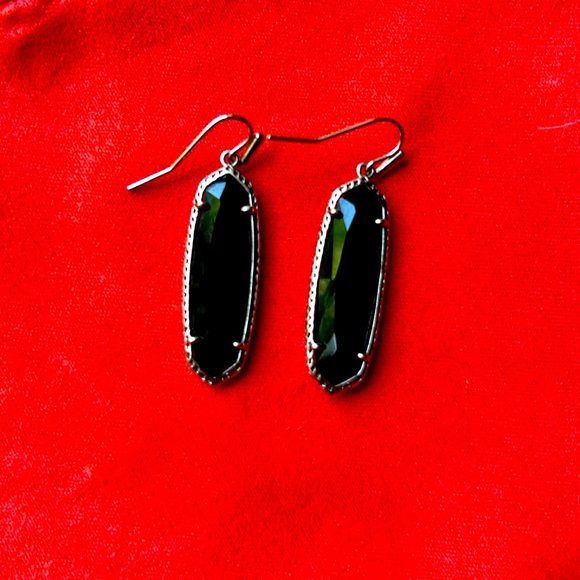 Kendra Scott Jewelry - 🫶Kendra Scott Eleanor Opaque Black Glass Small Drop Earrings🫶